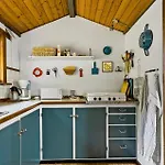 1 Bedroom Gorgeous In Aakirkeby Hébergement de vacances Åkirkeby