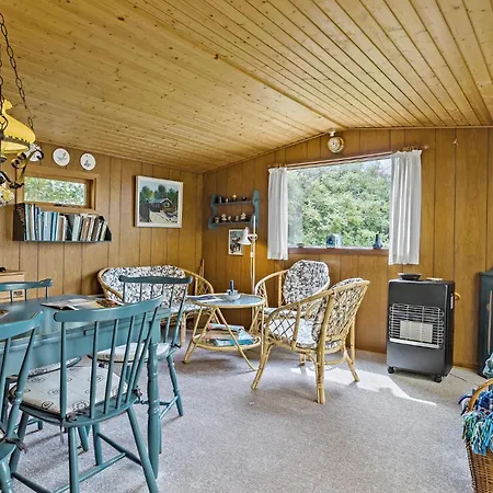 1 Bedroom Gorgeous In Aakirkeby *