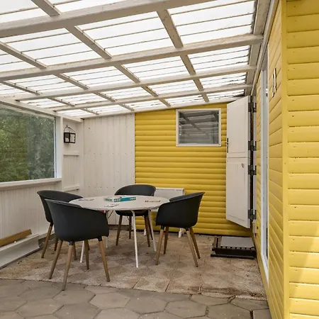 Cozy In Aakirkeby With Kitchen Holiday home *