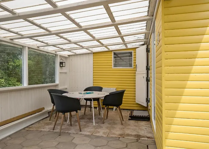 1 Bedroom Gorgeous In Aakirkeby Σπίτι διακοπών *