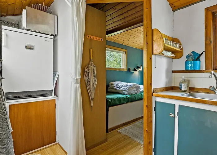 1 Bedroom Gorgeous In Aakirkeby Σπίτι διακοπών